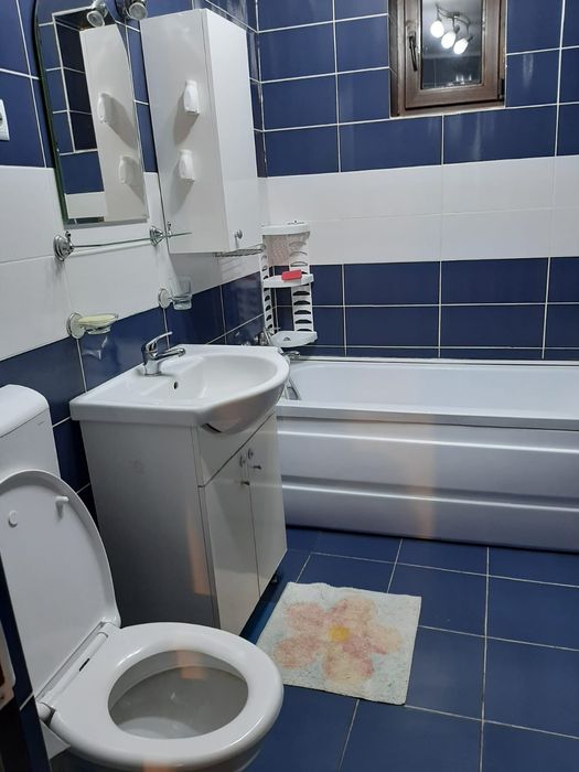 Închiriez apartament