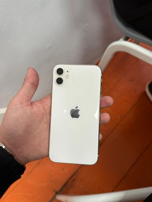 Айфон 11 в хорошим состаниянием