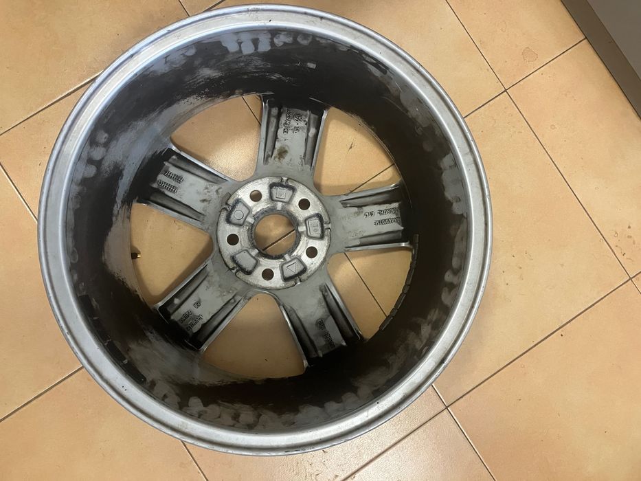 Продавам джанта 1 бр Passat