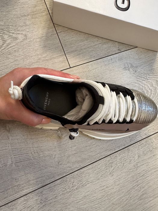 Adidasi Givenchy