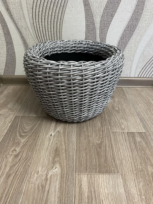 Кашпо из ротанга