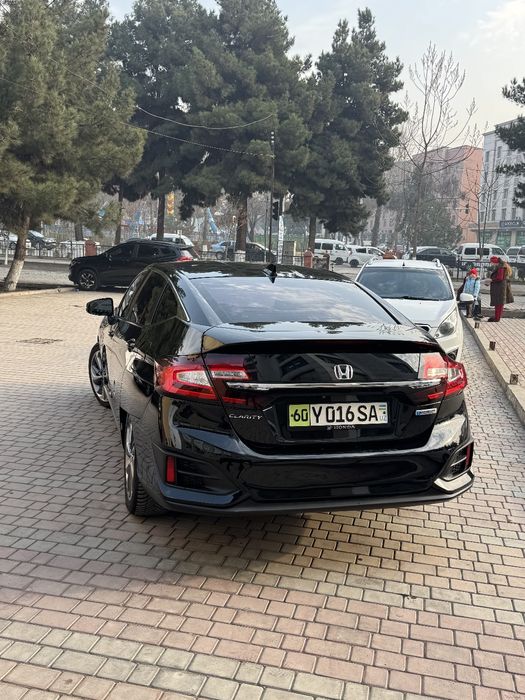 Honda clarity plugin