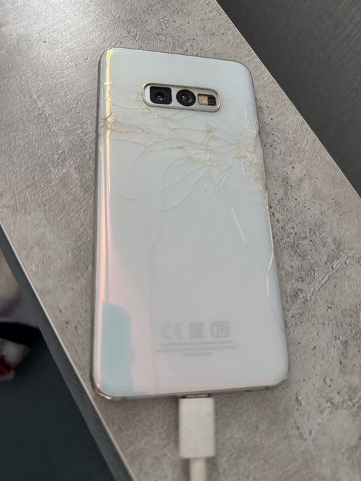Срочно продам samsung s10 e