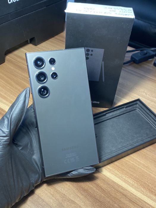 Samsung Galaxy S24 Ultra • 256 GB • Titanium Black