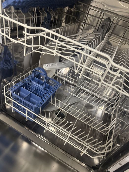 Съдимиялна машина Indesit