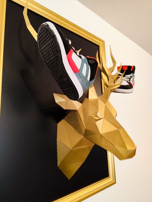 Уникална custom made, единствена по рода си композиция еленска глава