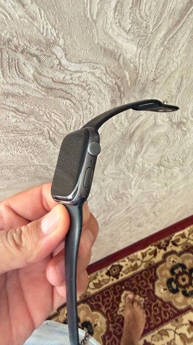 Apple watch se 44mm GPS xolati yaxwi