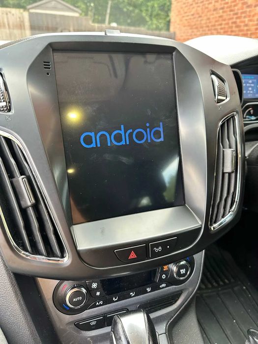 Navigatie Android Stil Tesla Ford Focus Mk3 - QLed Carplay