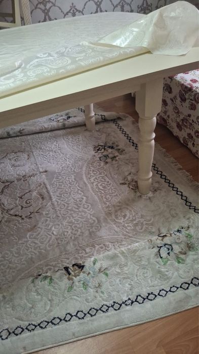 Стол для гостиной