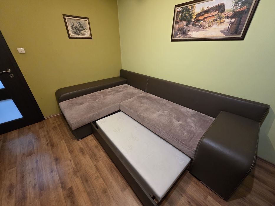 Диван с функция сън