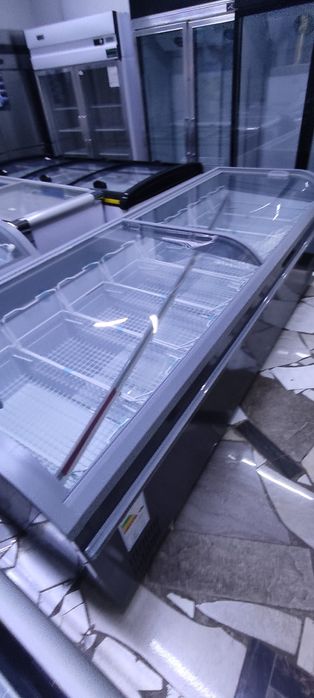 Продам морозильник лар магазин
