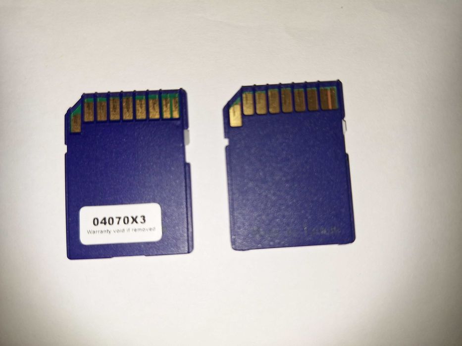 Vand doua carduri SD capacitate 128 mb