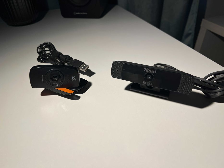 Mouse Logitech G502 modificat si webcam-uri Logitech si Trust