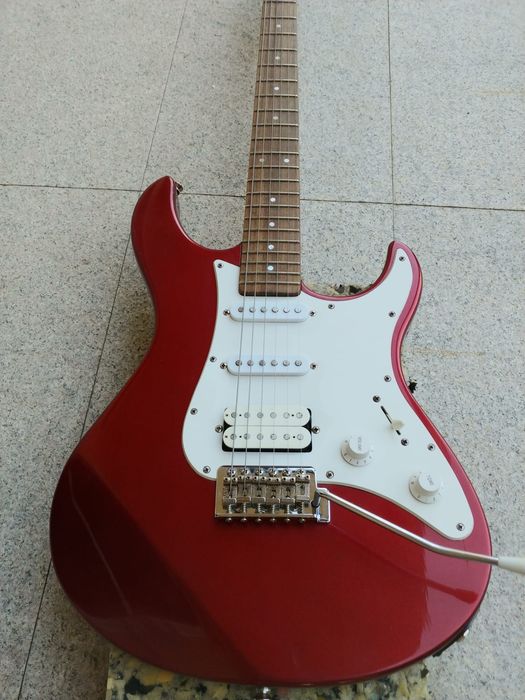 BlueSky EXO 2 Yamaha Fostex chitara Fender