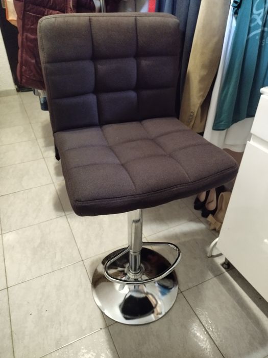 Scaun bar 100 ron