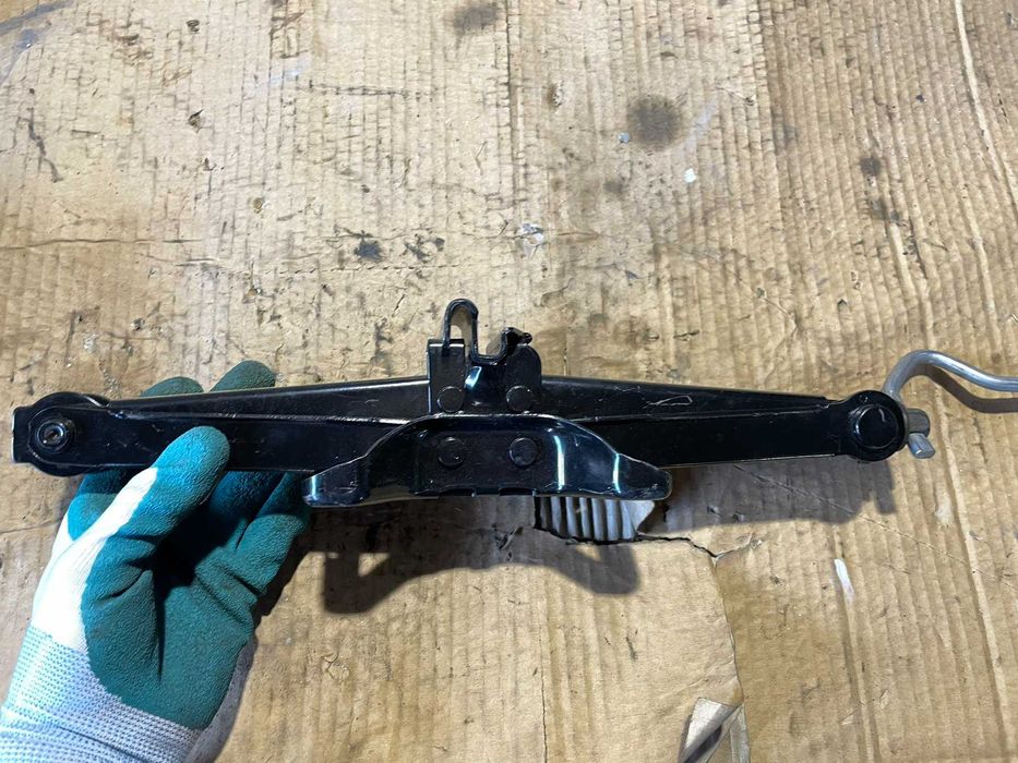 Авто Крик Авариен Крик FORD Focus C Max VOLVO S40 V50