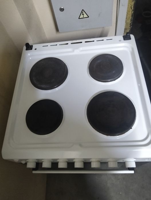Продам электроплиту