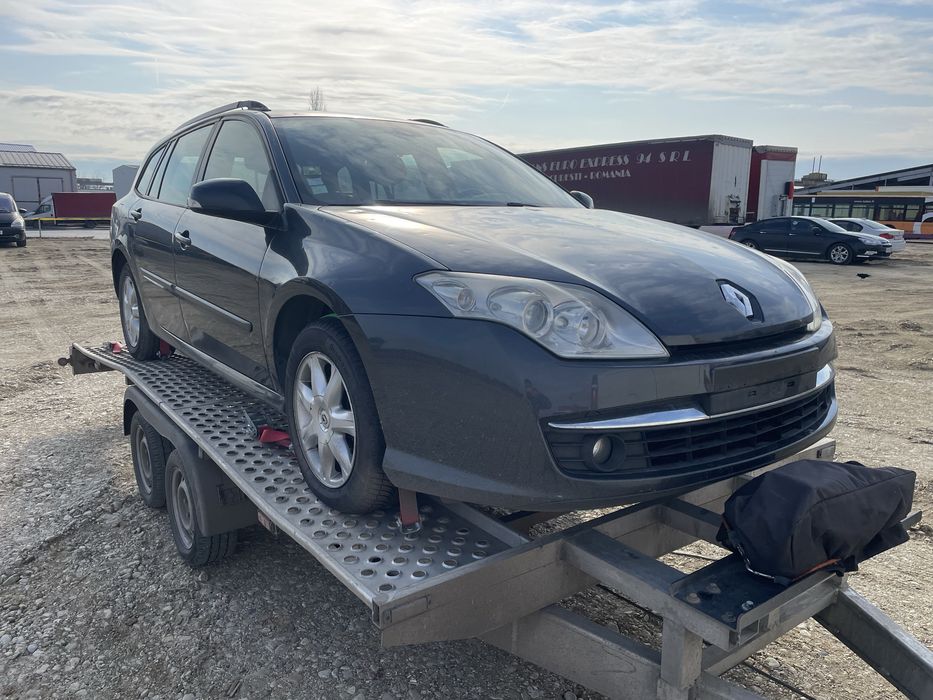 Dezmembrez Renault Laguna 3 2.0 dci 150cp Break Berlina 2007-2014