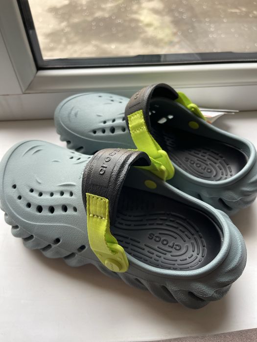 Продам оригинальную  обувь crocs