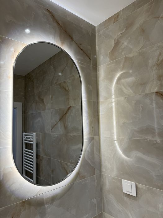 Огледало овал с рамка и LED