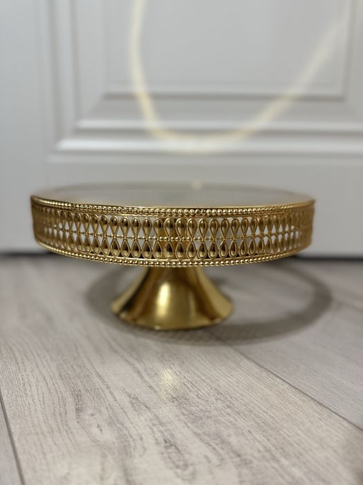 Продам Тортница.