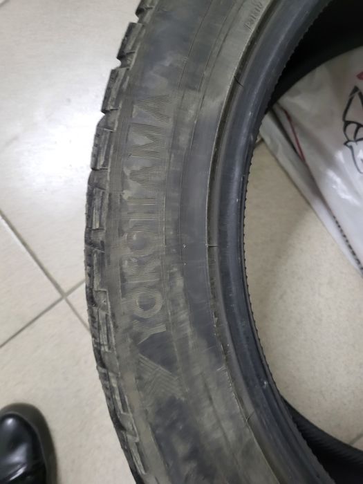 Продам резину зимнюю б/у. 275/50/22