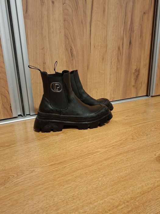 Vând ghete și ciocate piele