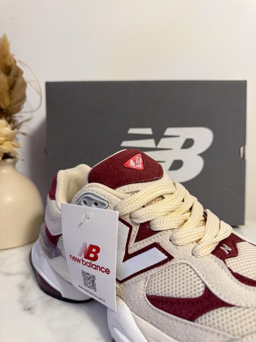 Adidasi New Balance 9060
