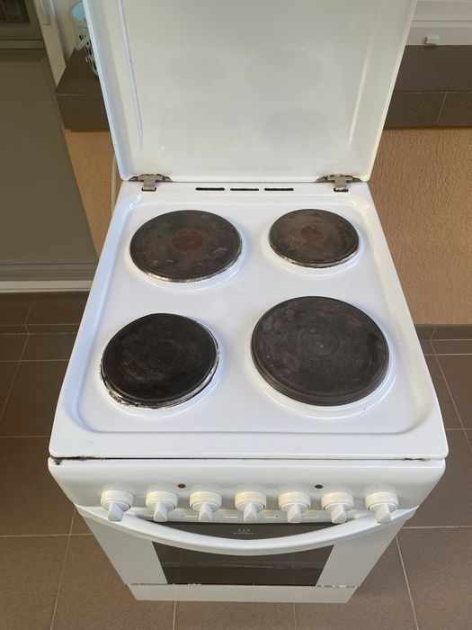 Готварска печка Indesit