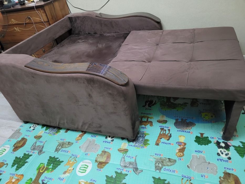 Кресло-кровать новая.