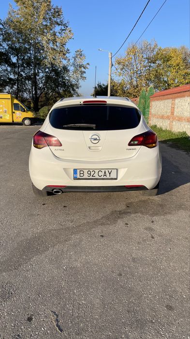 Opel Astra J 1.4 turbo 140cp +GPL