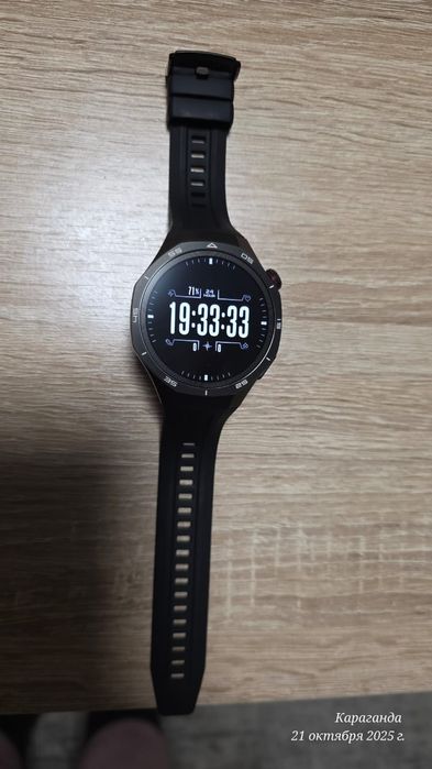 Продаю Huawei Watch 5pro