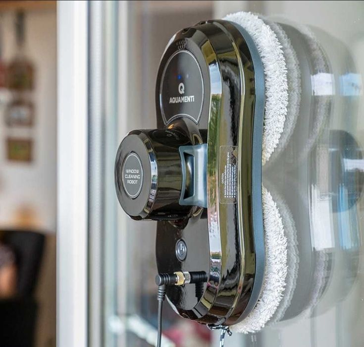 НОВ Автоматичен робот за почистване на плоски повърхности Aquamenti