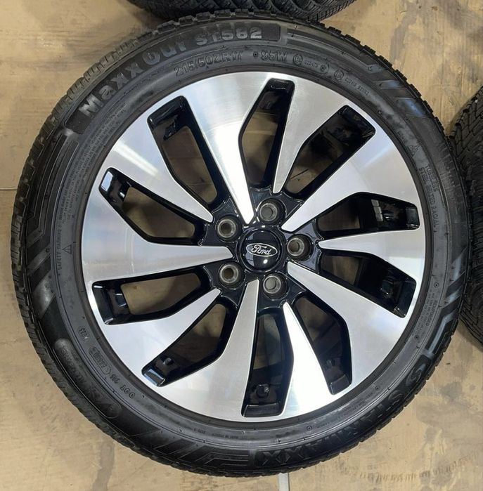 Jante Ford Focus 17 anvelope mixte 215/50R17