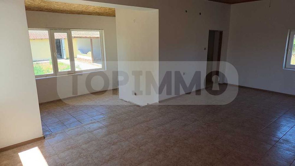 Реновирана къща в село Дропла