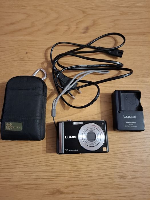 Фотоапарат  Panasonic Lumix DMC-fs20