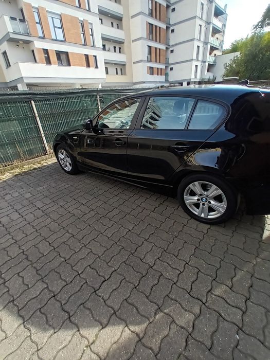 Vând BMW seria 1 diesel  an 2011 149000 kmkm  6900 euro