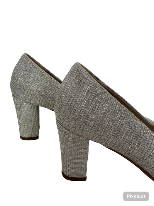 Елегантни сребристи обувки - 41 размер