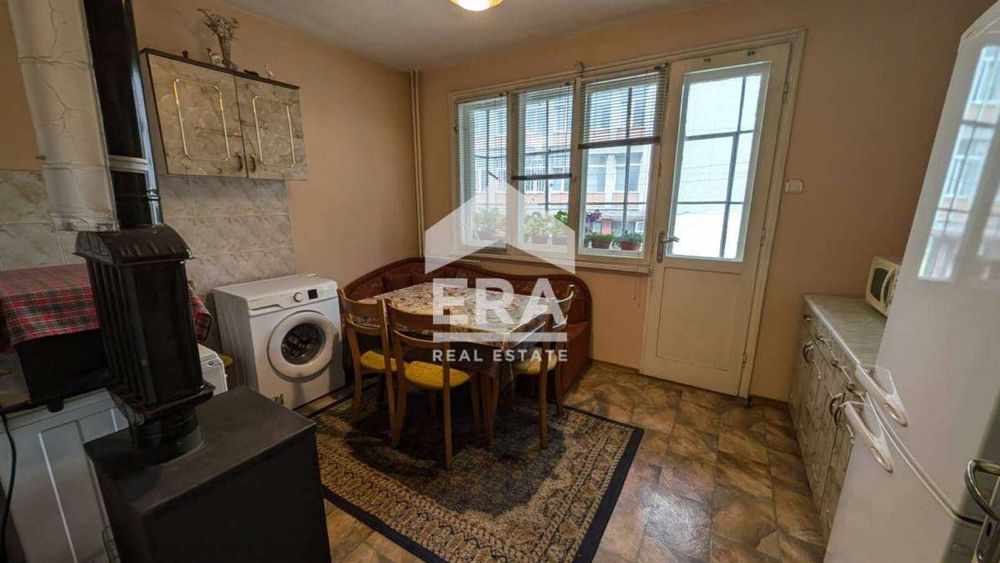 Продава се Четиристаен апартамент в Шумен, Център - 88 кв.м за 1246 €/кв.м - Снимка #9