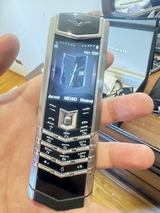 Vertu телефон. В идеал ном состоянии.