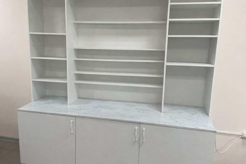 Шкаф для офиса или салона