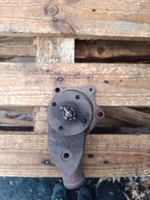 Насос водяной ( помпа).