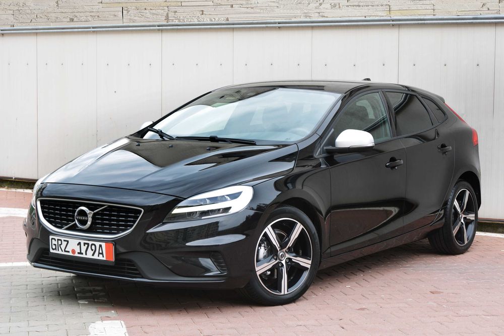 Volvo V40 / 2.0 / Diesel / R-Design / Keyless