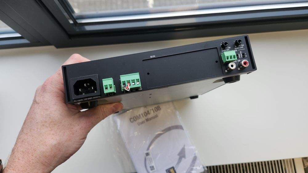 Amplificator Audac com104 + 2 Boxe tavan Audac Cira 824