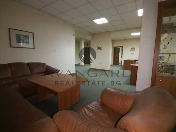 Продава се Четиристаен апартамент в Пловдив, Кършияка - 190 кв.м за 781 €/кв.м - Снимка #3