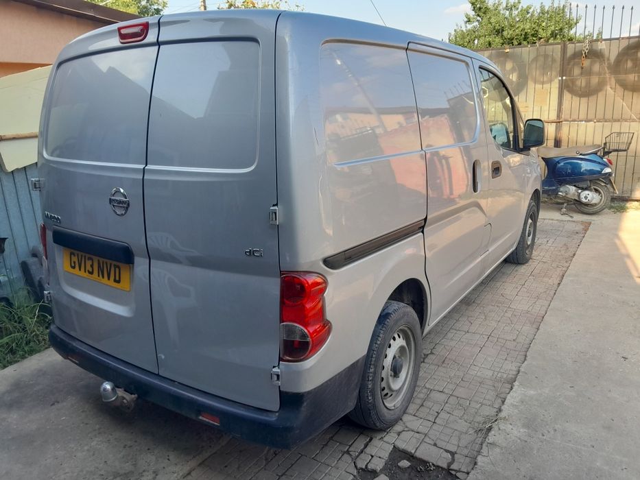 Dezmembrez NISSAN NV 200