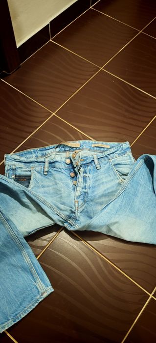 Jeans GUESS Tapered mărimea 30