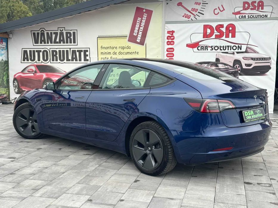 TESLA Model 3 2022 — imagine 3