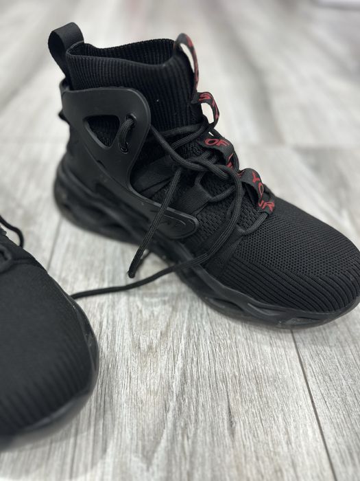 Продам кроссовки