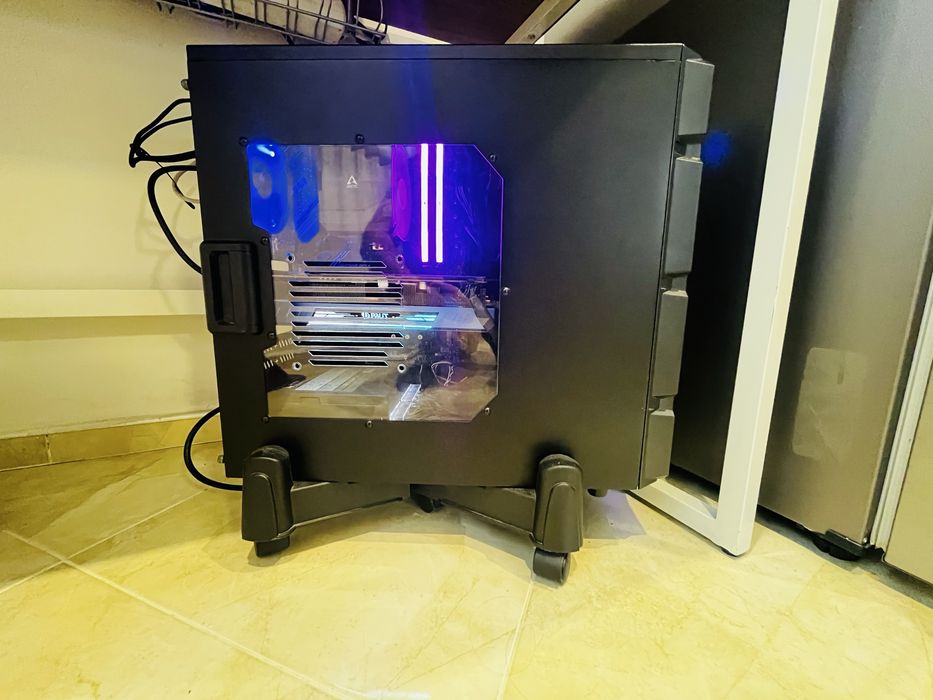 Компютърна кутия Cooler Master с захранване и записвачка